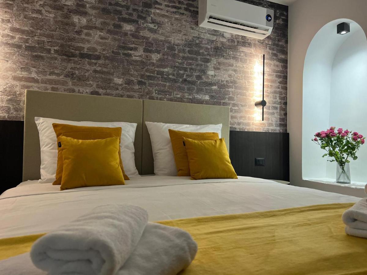 Arena Prestige Rooms Pula Bagian luar foto