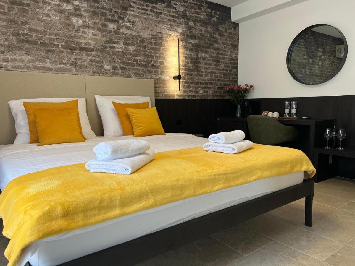 Arena Prestige Rooms Pula Bagian luar foto