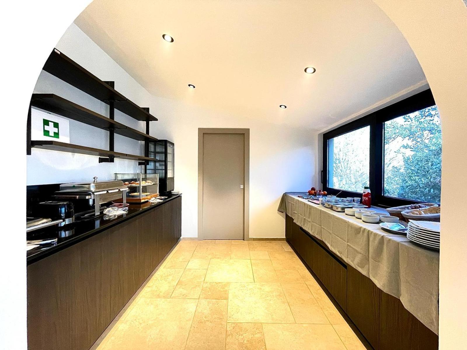 Arena Prestige Rooms Pula Bagian luar foto