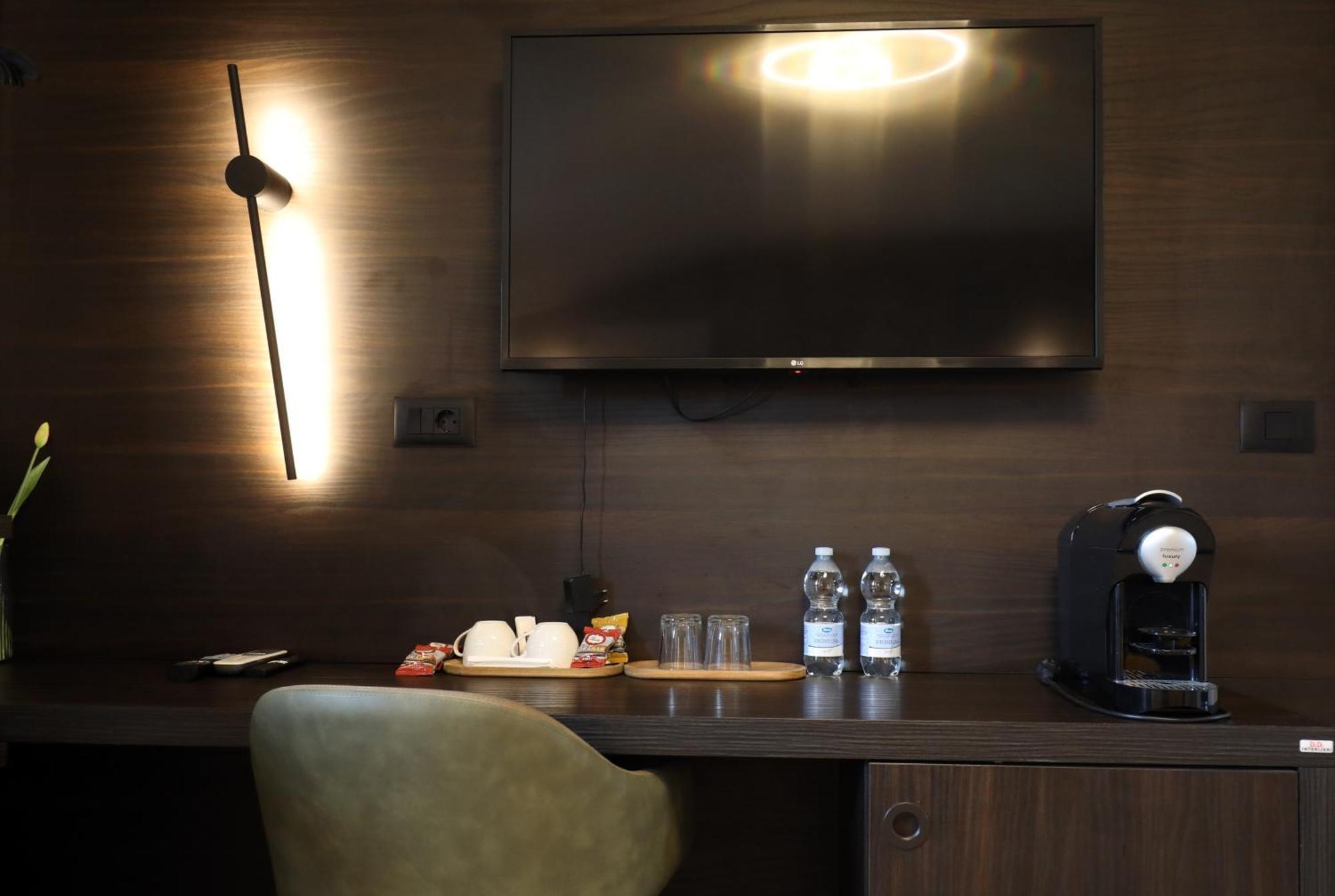 Arena Prestige Rooms Pula Bagian luar foto