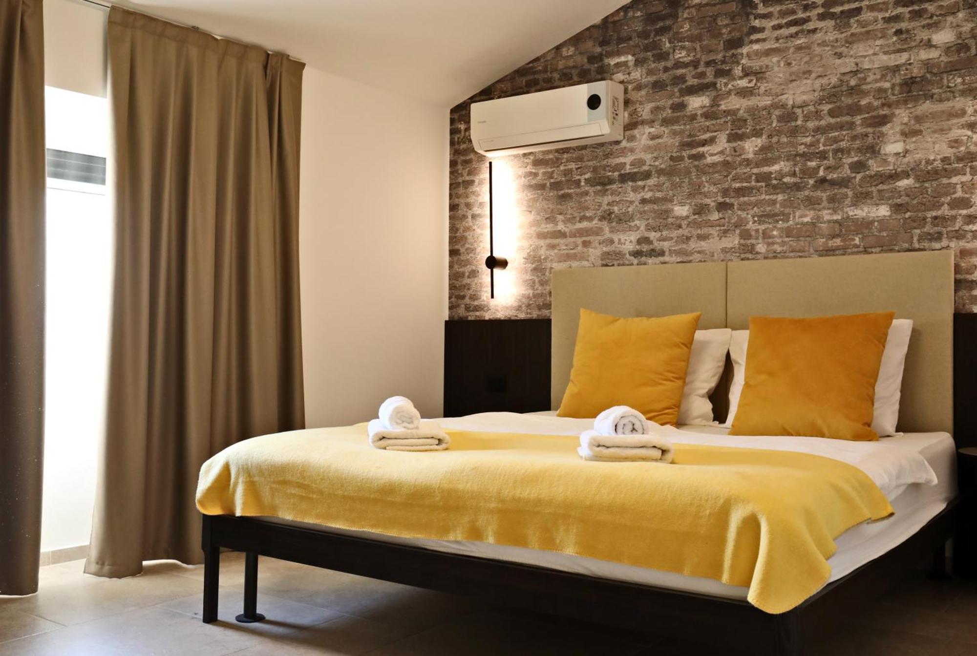 Arena Prestige Rooms Pula Bagian luar foto
